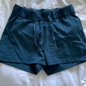 Lululemon🍋 shorts (size 6)